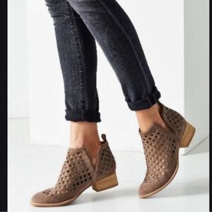 Jeffrey‎ Campbell TAGLONT leather booties #143